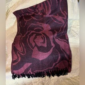 Pashmina with Black Fringe Beautiful Rose Pattern Burgundy Rose/Black 26”x76”